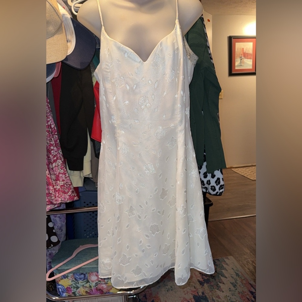 Roberta Bridal White Sheath V-Neck Wedding Dress
